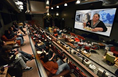 A screening of Robert D. Lemon’s “Transfusión.” Courtesy of Amplified Contrasts.